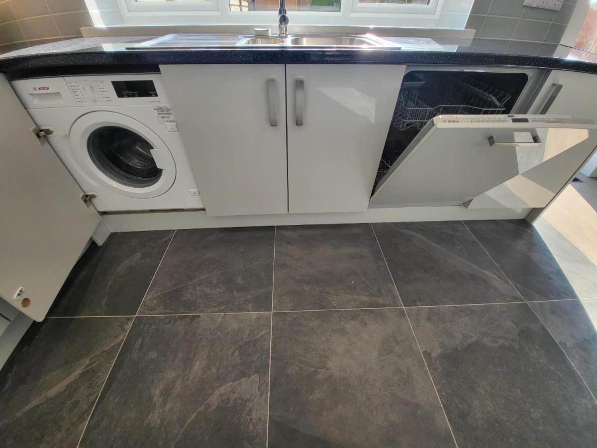 High Spec Large 6 Bedroom House! Kingston upon Thames (Greater London) Exterior foto
