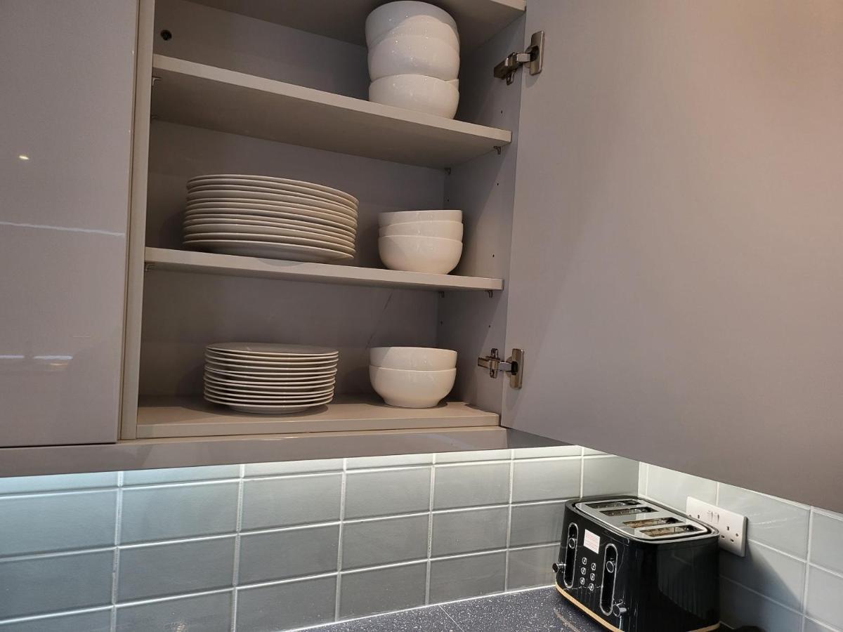 High Spec Large 6 Bedroom House! Kingston upon Thames (Greater London) Exterior foto