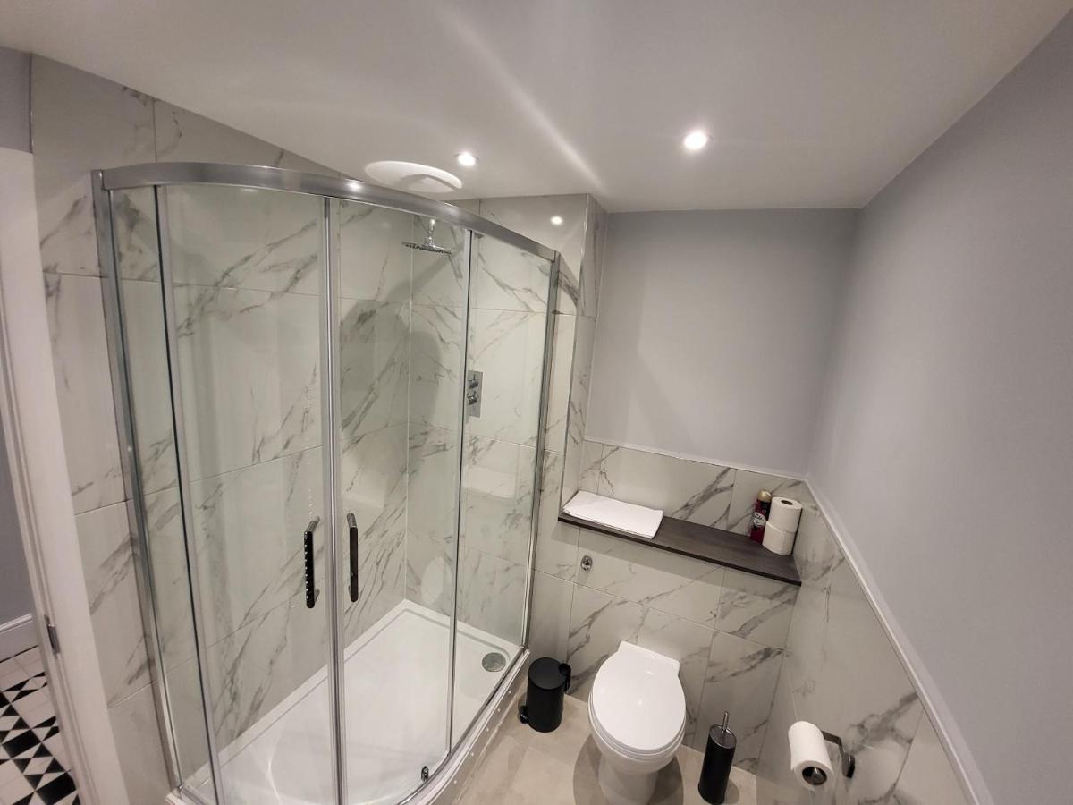 High Spec Large 6 Bedroom House! Kingston upon Thames (Greater London) Exterior foto